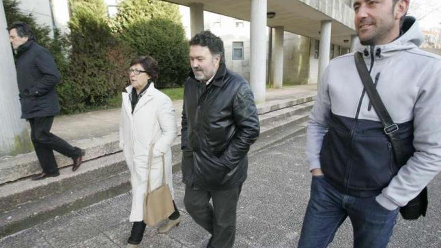 Benito González estuvo arropado por los patrones de Vilanova y A Illa. // Iñaki Abella
