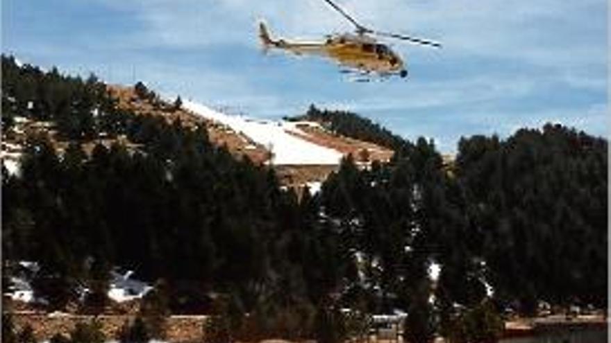 L&#039;helicòpter dels Mossos s&#039;enlaira a Núria després del rescat al Puigmal.