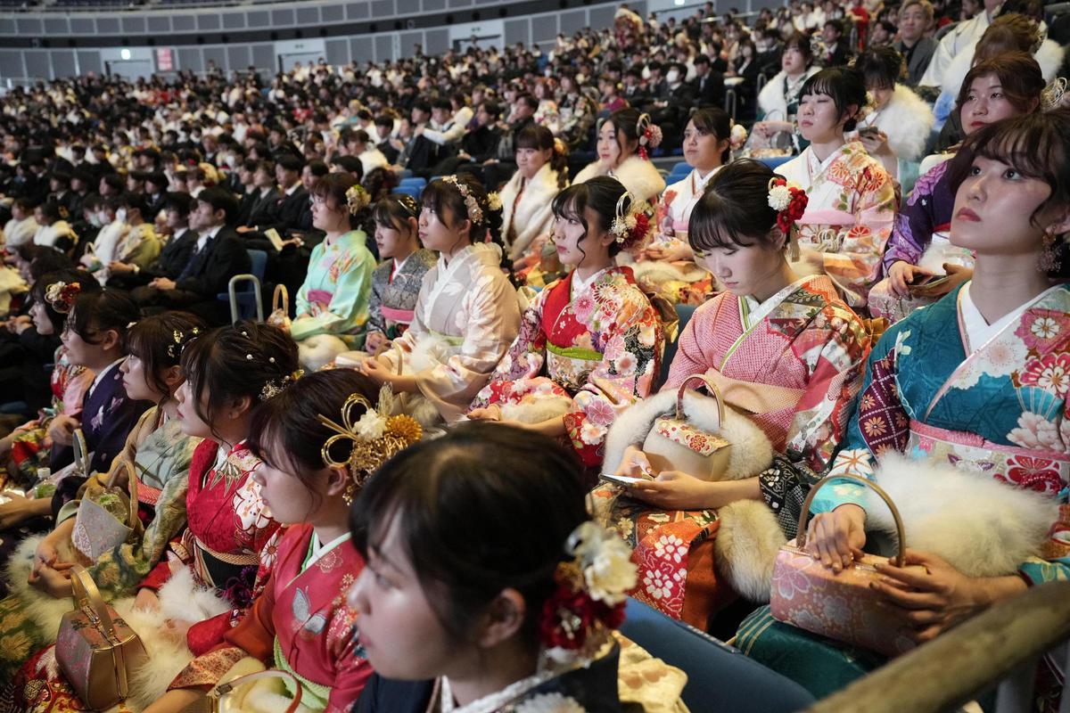 Celebración de la ceremonia del Día de la mayoría de edad en Yokohama, Japón.