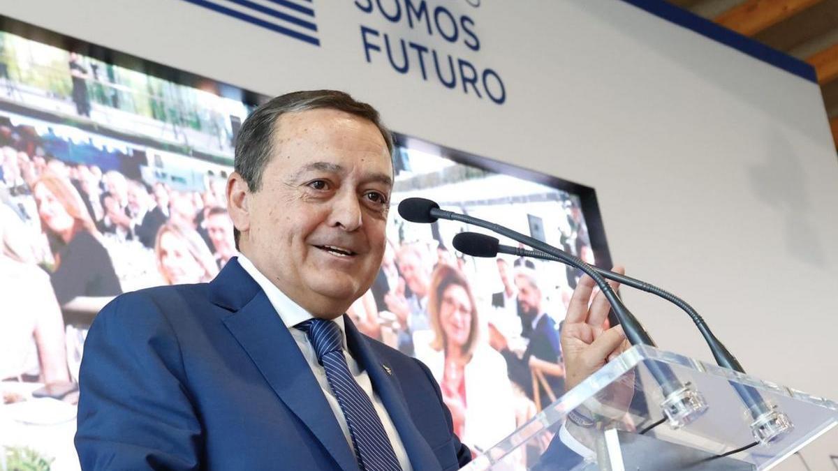 José María Albarracín durante la Asamblea en la que se despidió como presidente de la CROEM. |