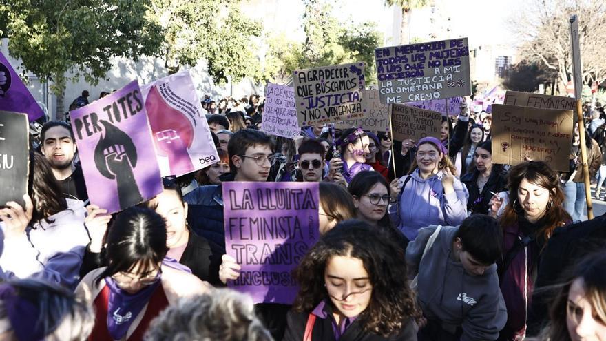 La manifestación de la Asamblea Feminista en València en el 8M