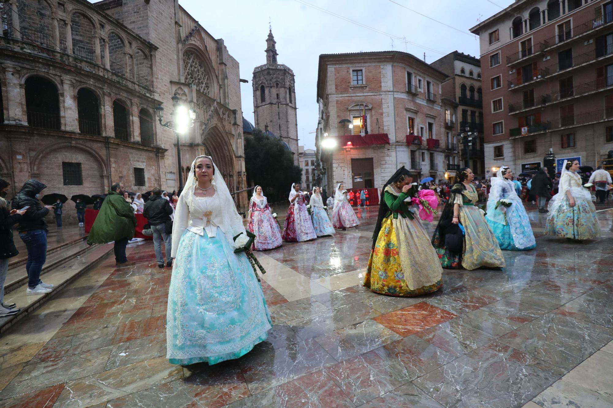 Búscate en el primer día de ofrenda por la calle de la Paz (entre las 18:00 a las 19:00 horas)