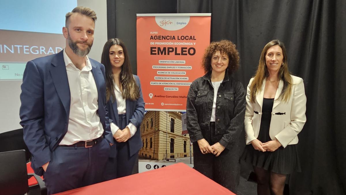 Por la izquierda, Daniel Martínez, Carla Álvarez, Begoña Medio y Ángela Pumariega.