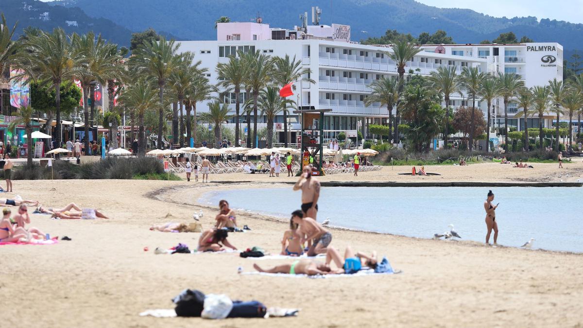 Playa de s'Arenal de Sant Antoni.