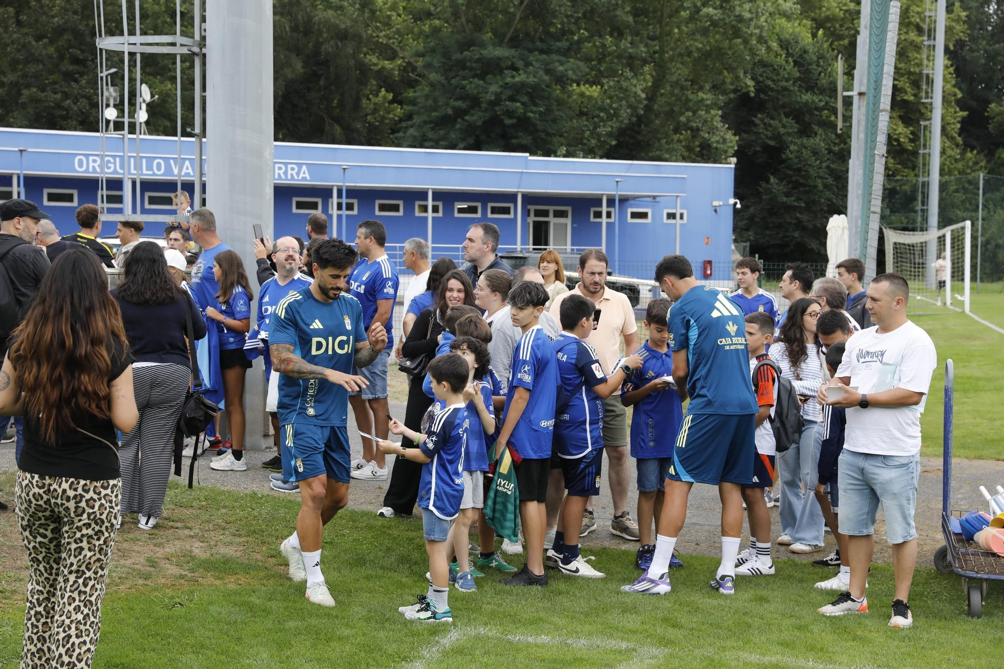 En imágenes: así fue la primera sesión de entrenamientos de Primera en El Requexón con Rodón, Reina y Domingues