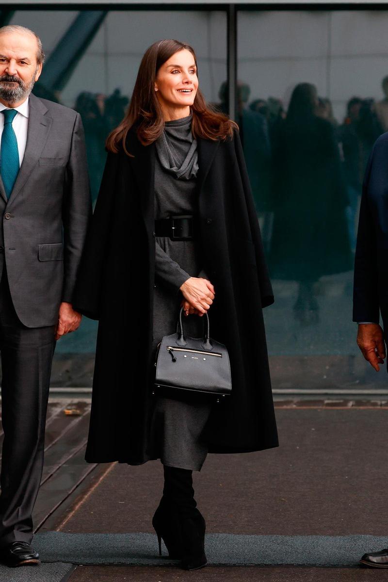 El look de la reina Letizia con vestido de estreno para su reunión en Madrid con la Fundación FAD Juventud