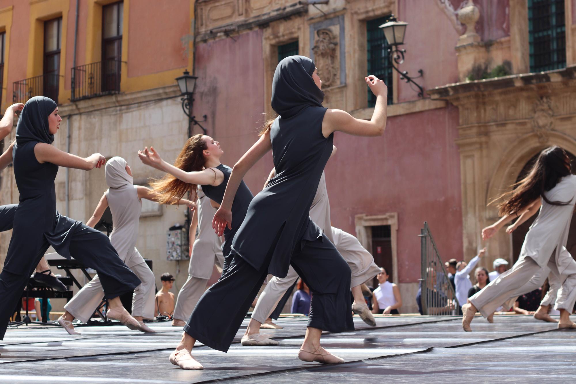 Exhibición de danza en la plaza Belluga de Murcia