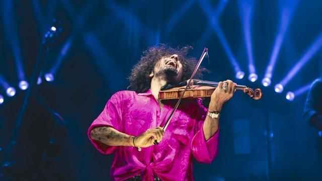 El virtuoso violinista libanés y español volvió a encandilar sobre el escenario de Pirineos Sur. | JAIME ORIZ