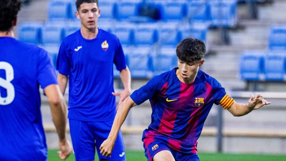 Adam Argemí en el partido del Juvenil B contra el Reus