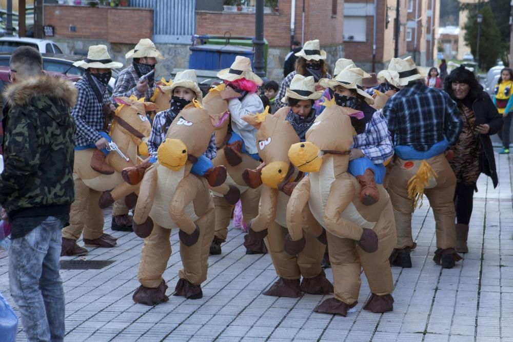 Carnaval, desfile y merienda infantil en Riaño y Langreo