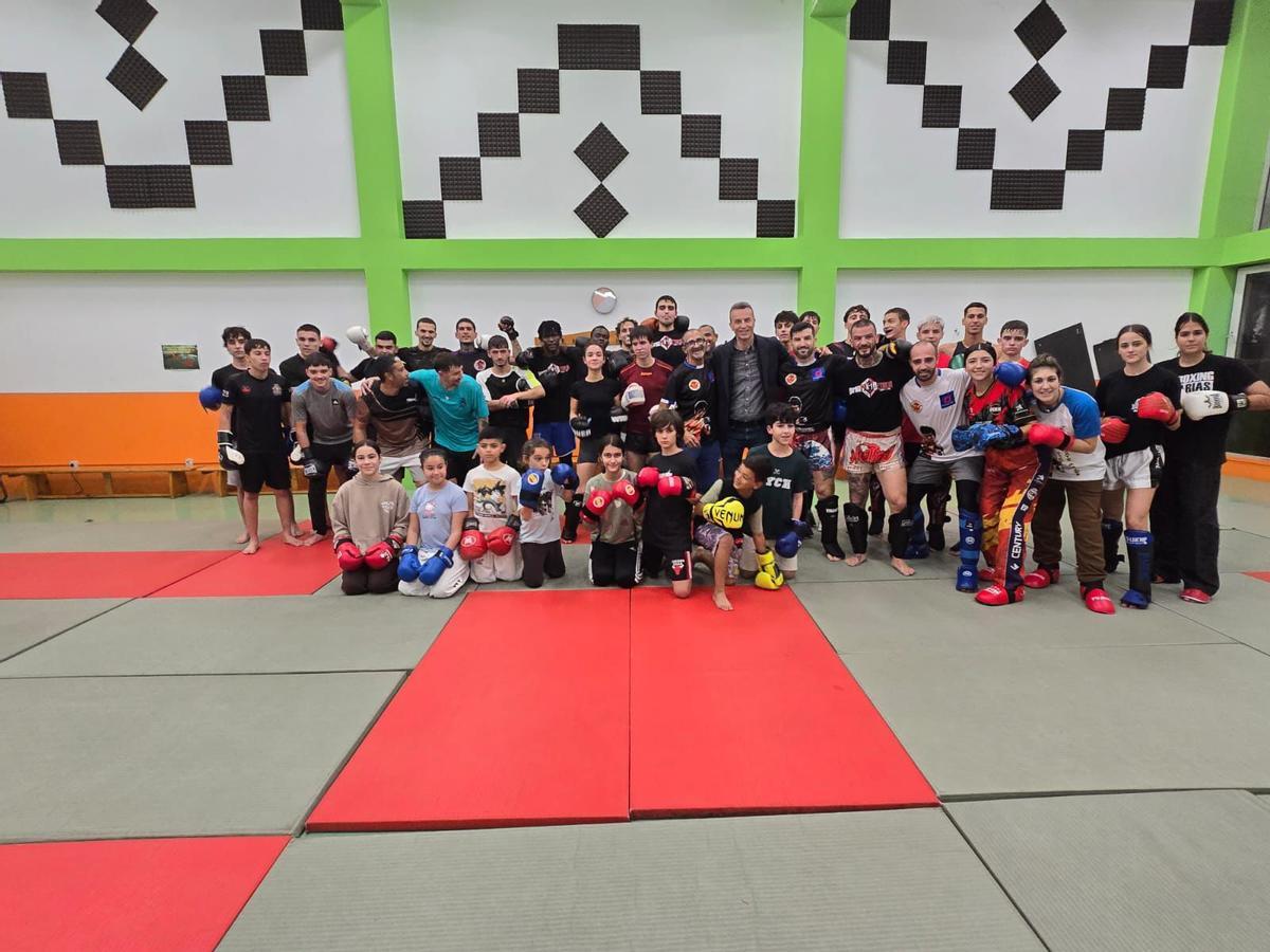 Seminario de kickboxing del octacampeón mundial de artes marciales, Abraham 'el Demonio' Roqueñi