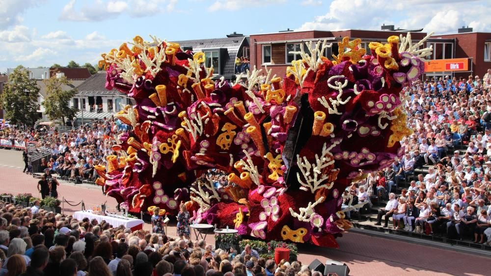 El desfile de las obras