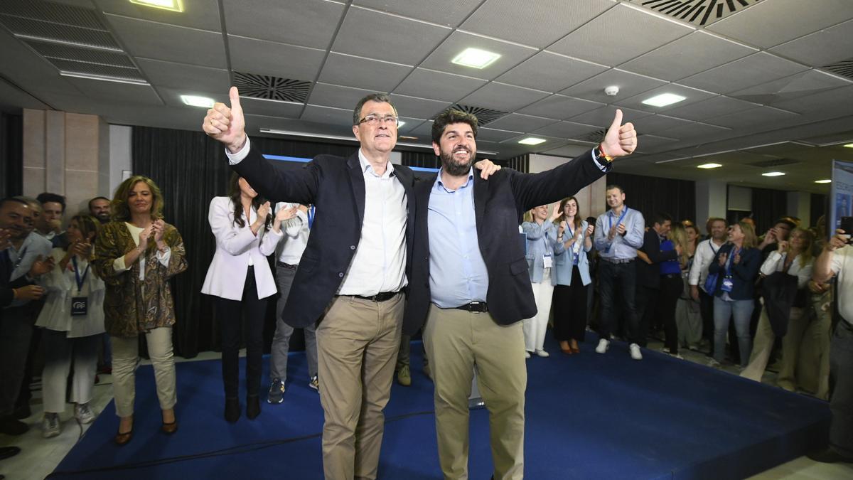 López Miras y José Ballesta, tras ganar las elecciones autonómicas en Murcia