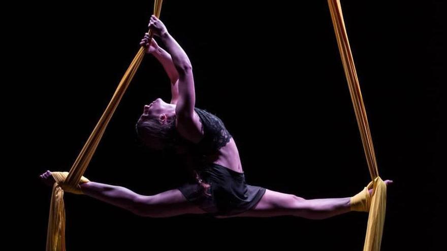 Ana Castañeda, en una de sus coreografías aéreas.