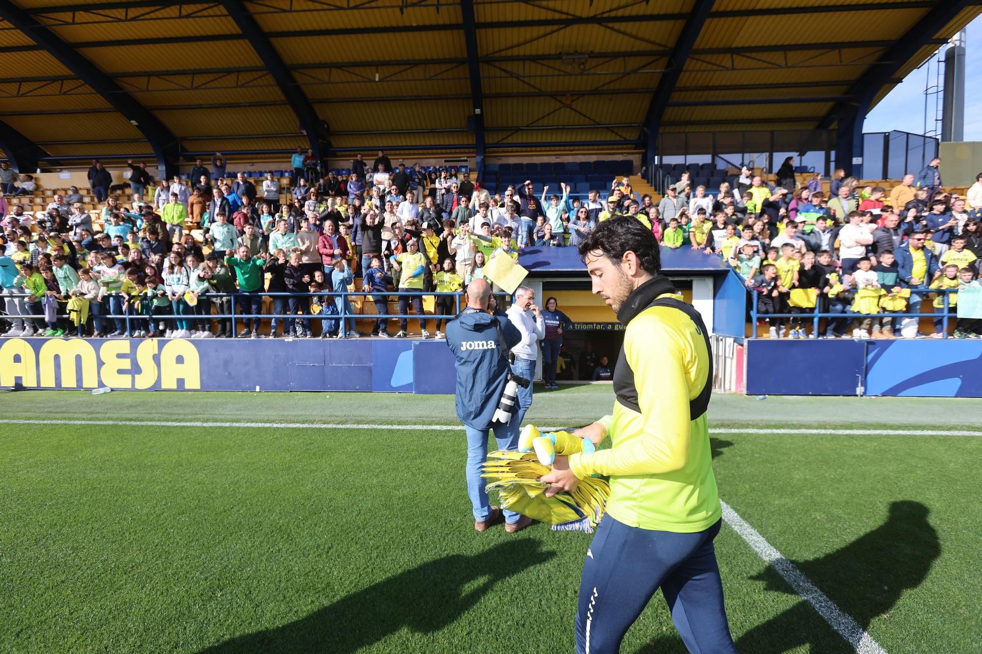 Así ha sido el entrenamiento navideño del Villarreal a puerta abiertas