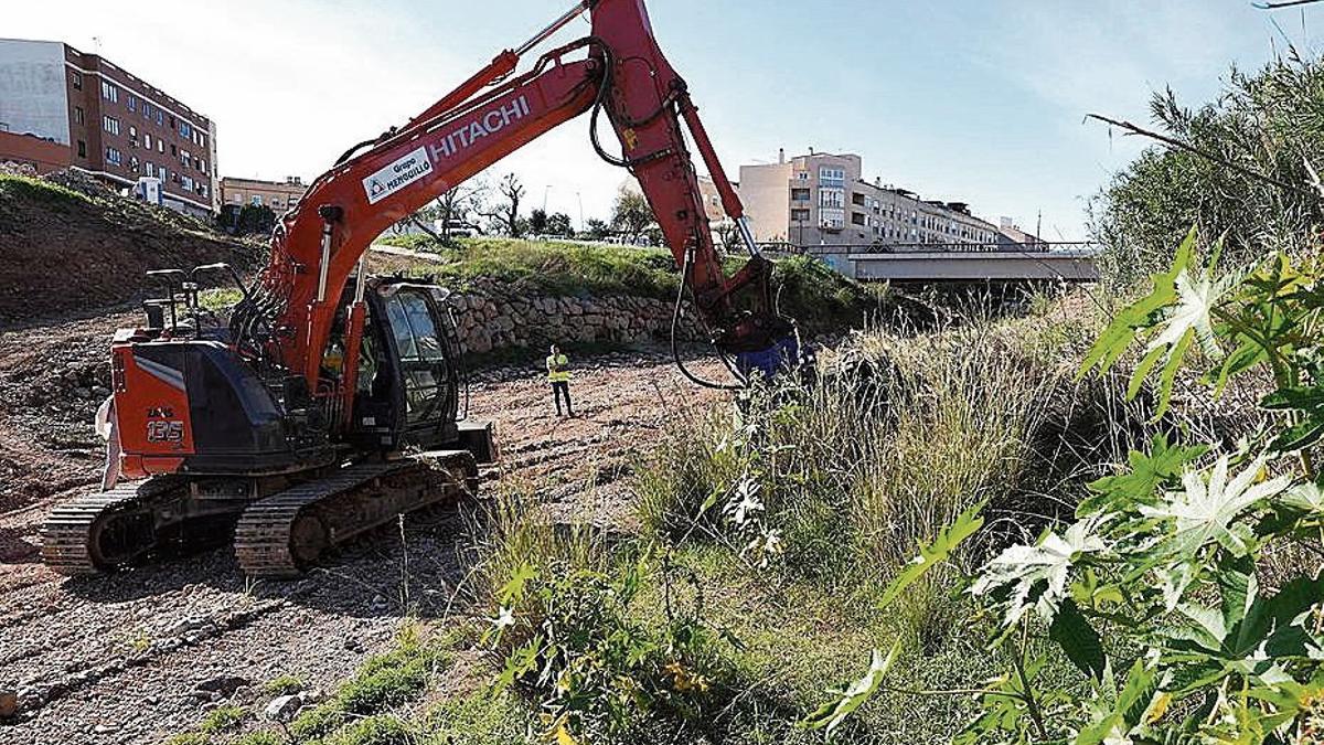 Limpieza del cauce del río Seco de Castelló.
