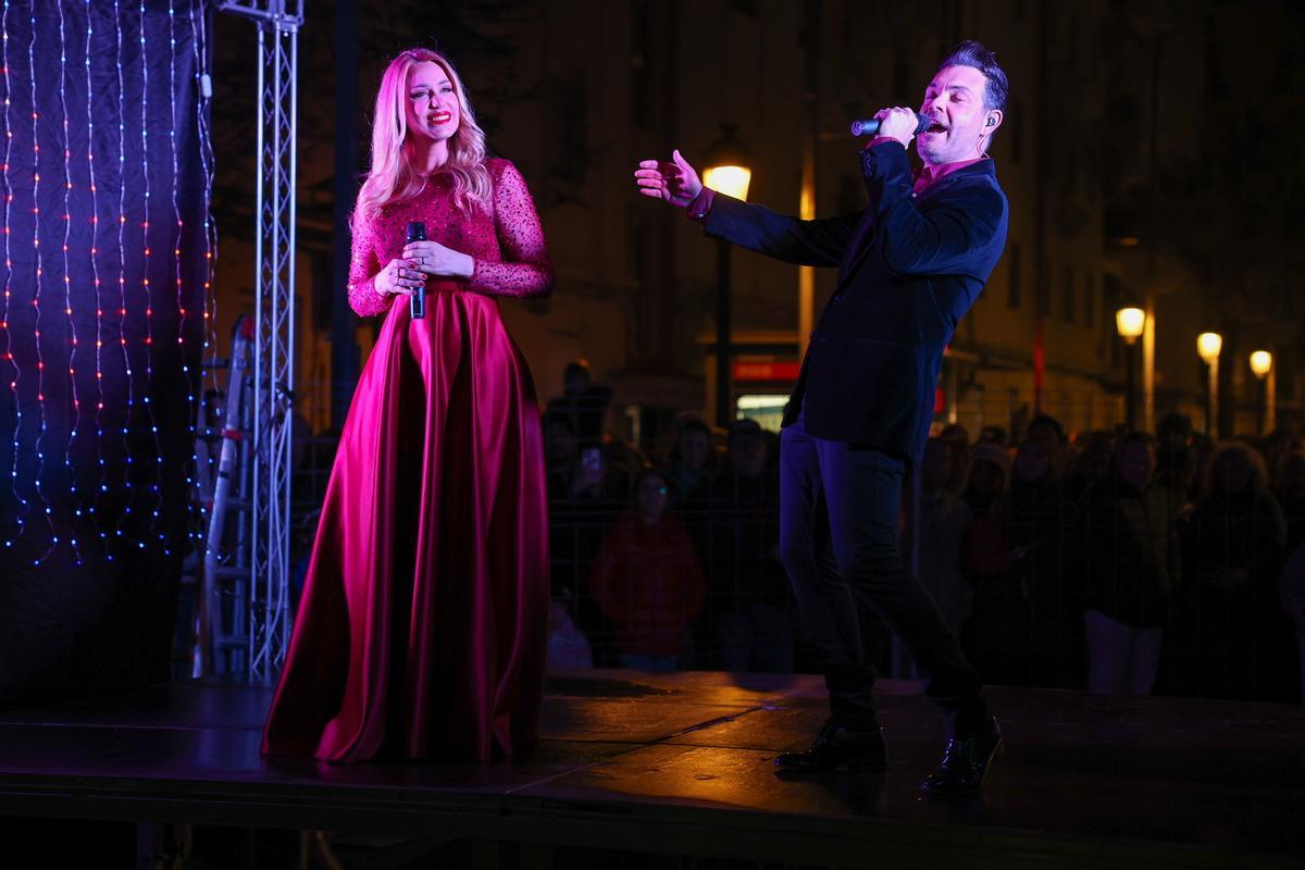 Malvarrosa celebra su tercer premio con la inauguración de sus luces