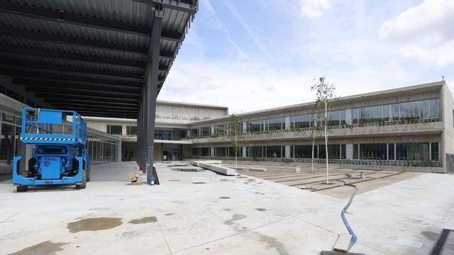 El colegio Xosefa de Xovellanos, en Nuevo Roces. | LUISMA MURIAS