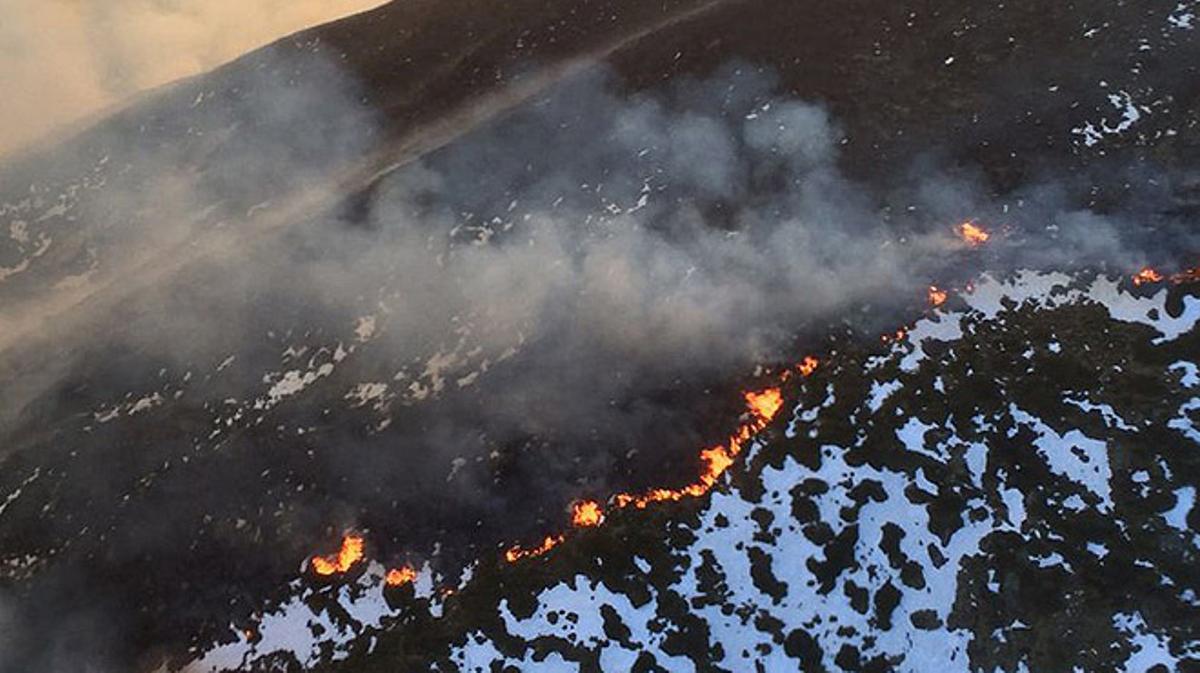 Un incendi afecta Naut Aran des de dijous passat.