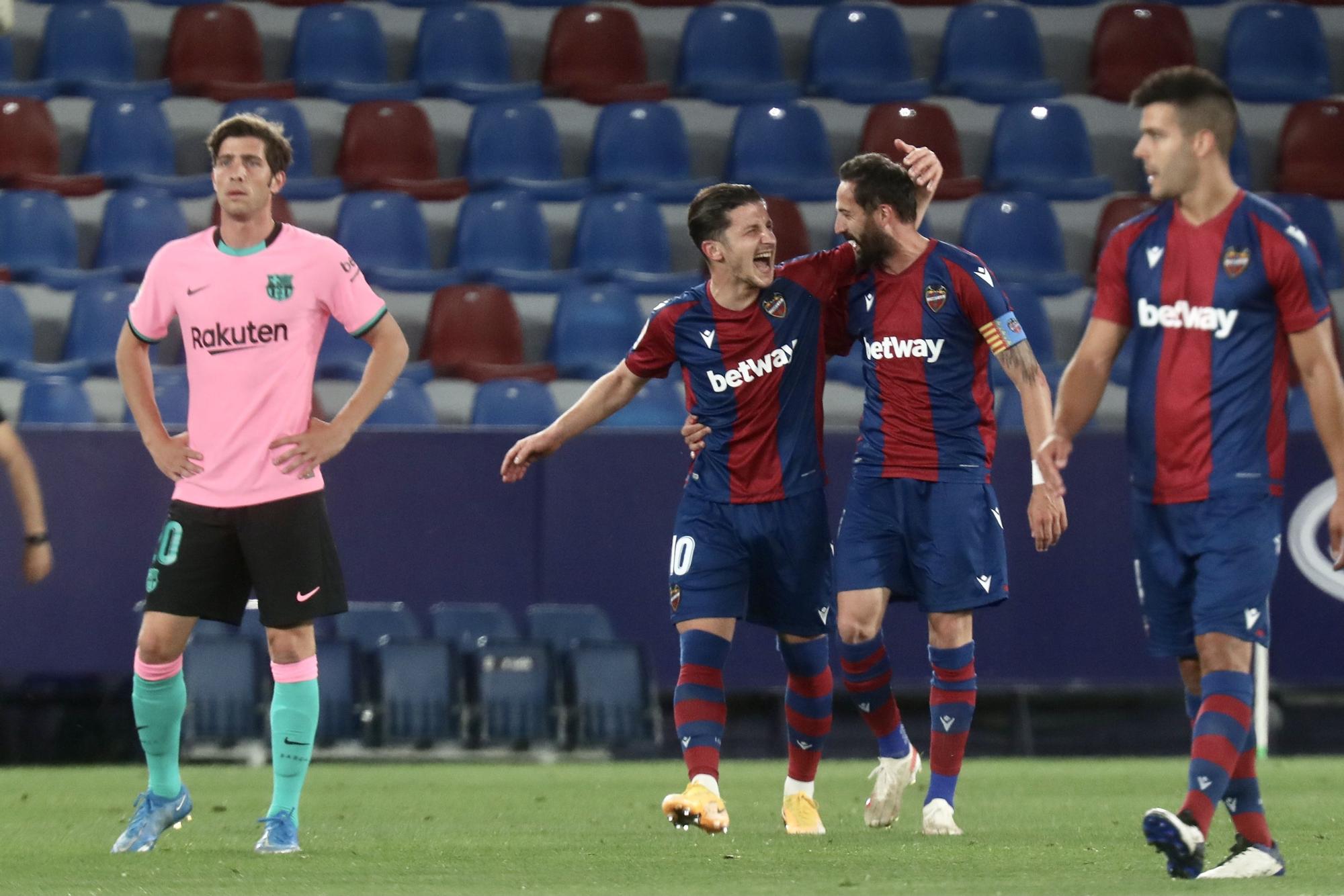 Las imágenes del empate entre el Levante y Barcelona en el Ciutat de València