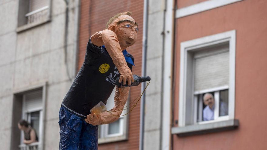&quot;Pitus&quot;, el &quot;xigantón&quot; que iba en la carroza de la Asociación Santo Dolfo de La Mata