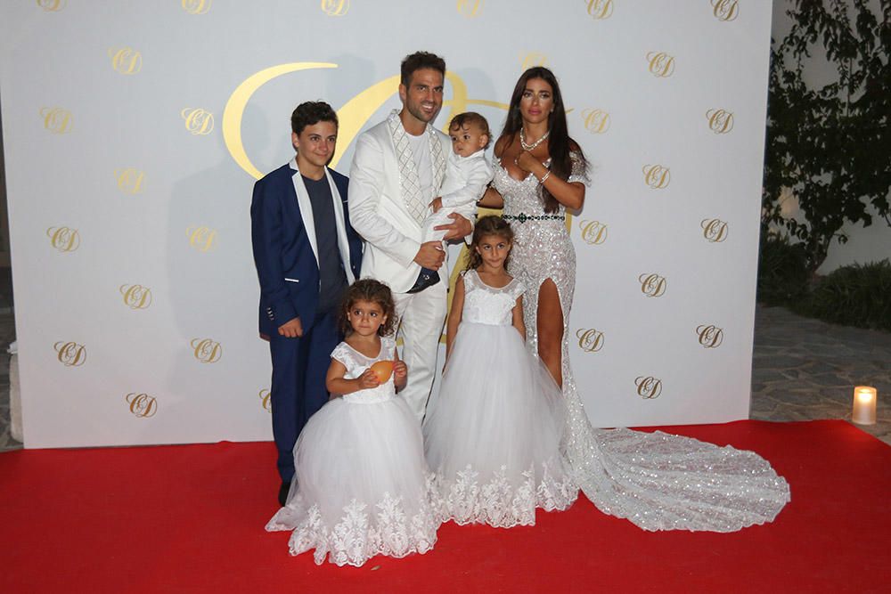Cesc Fàbregas, Daniella Semman y tres de sus hijos en común y una de la modelo de una anterior relación.