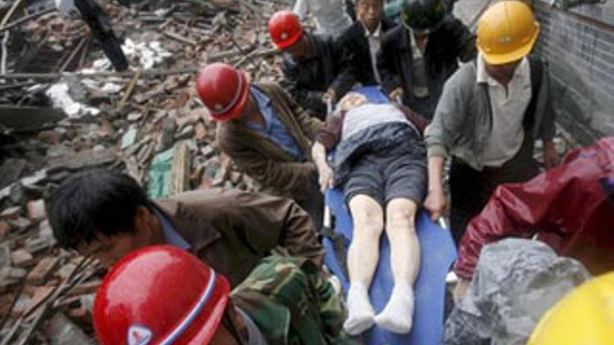 Asciende a unos 15.000 la cifra de muertos tras el terremoto en China