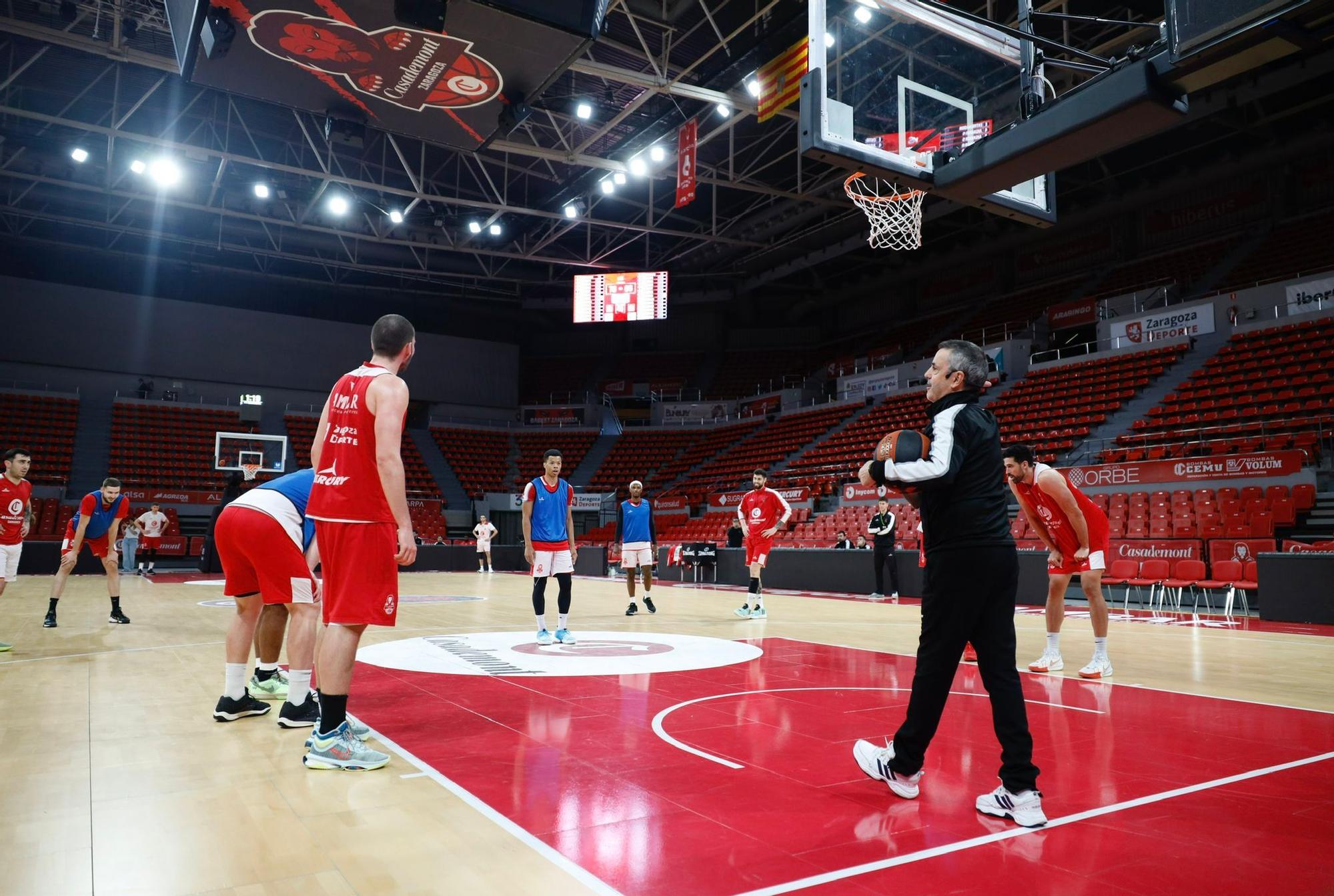 Entrenamiento a puerta abierta del Casademont Zaragoza