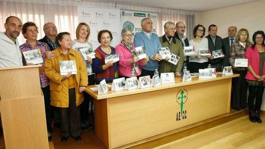 Los protagonistas del calendario durante la presentación.