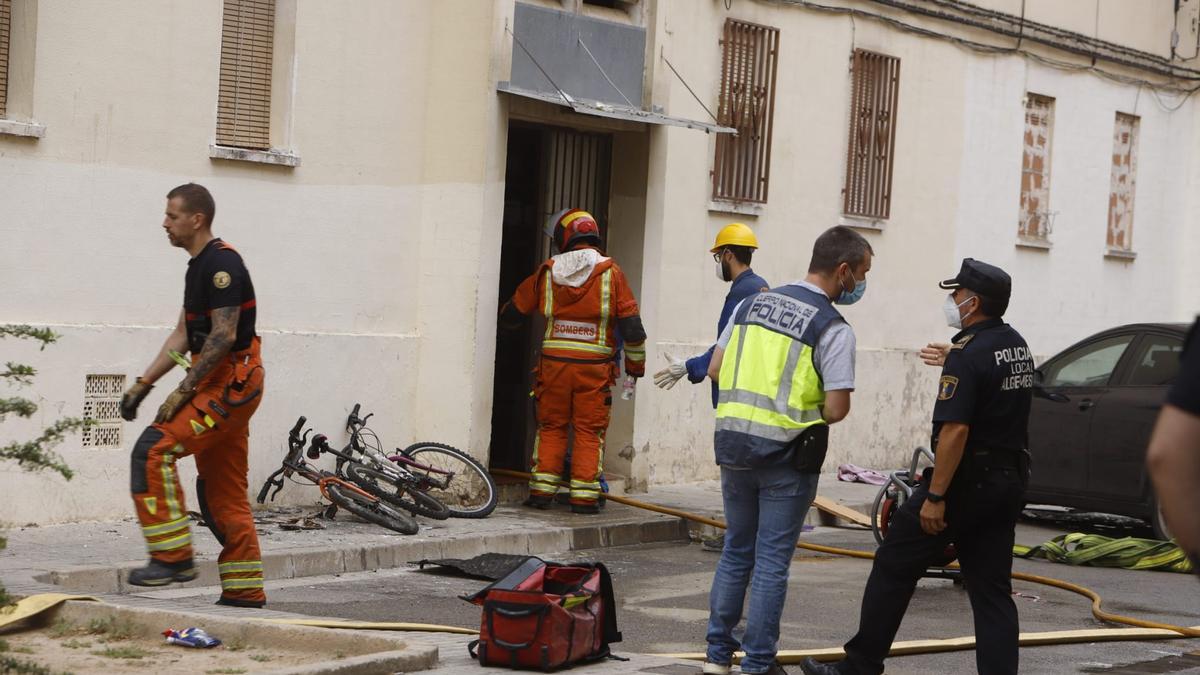 Incendio en Algemesí con un muerto y tres heridos