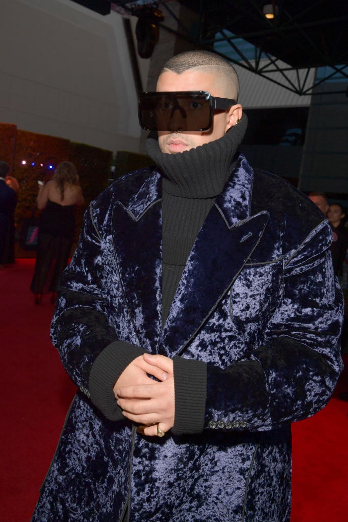 Desde el principio de su carrera, Bad Bunny ha apostado siempre por la moda rompedora