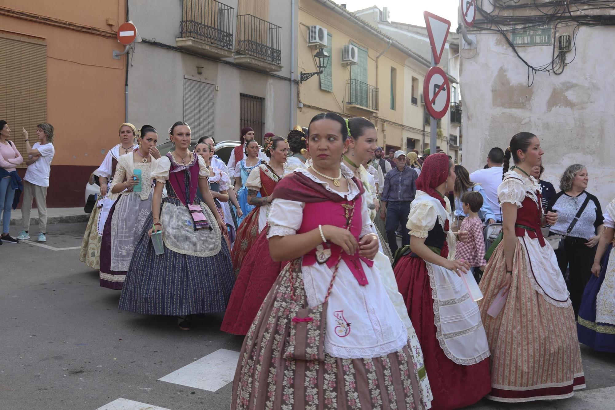 La tradicional visita a las fallas de Xàtiva en imágenes