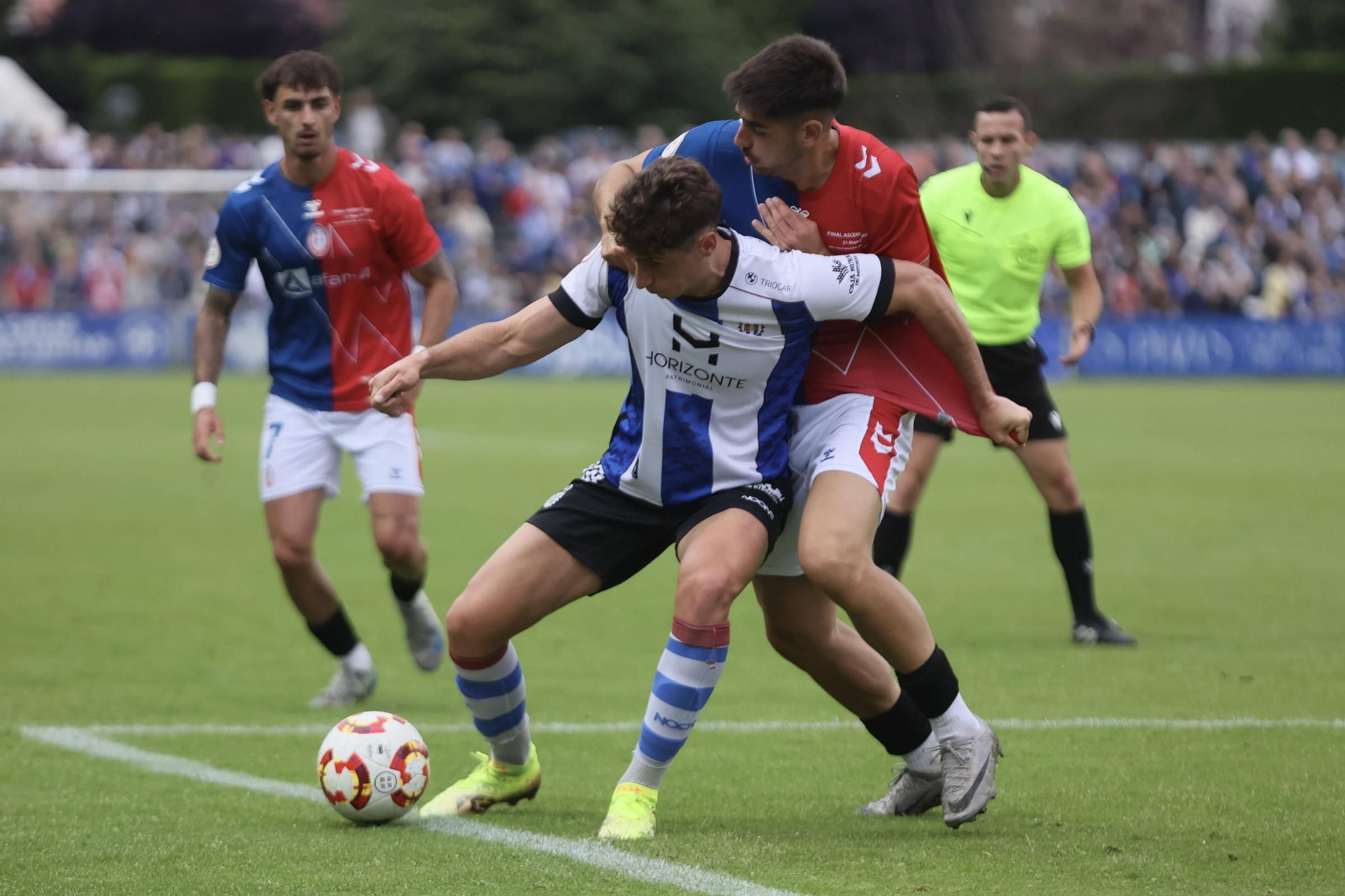 EN IMÁGENES: La final por el ascenso entre Avilés y Rayo Majadahonda vivida en el Suárez Puerta