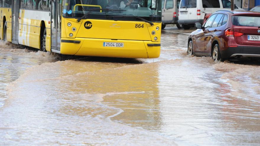 Un millar de efectivos, en alerta por las fuertes lluvias