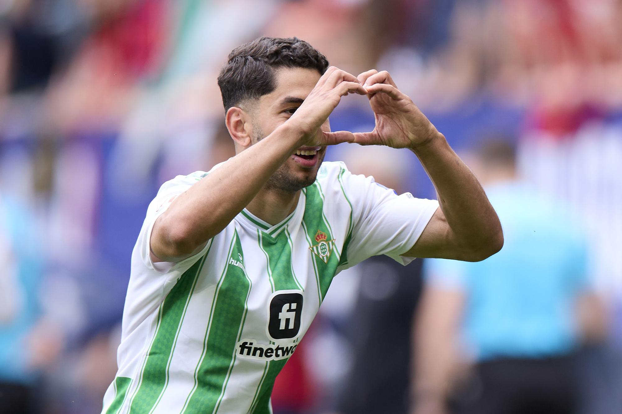 Ayoze Perez of Real Betis Balompie celebrates after scoring the team's first goal during the LaLiga EA Sports match between CA Osasuna and Real Betis Balompie at El Sadar on May 5, 2024, in Pamplona, Spain. AFP7 05/05/2024 ONLY FOR USE IN SPAIN / Ricardo Larreina / AFP7 / Europa Press;2024;SPAIN;Soccer;Sport;ZSOCCER;ZSPORT;CA Osasuna v Real Betis - La Liga EA Sports;