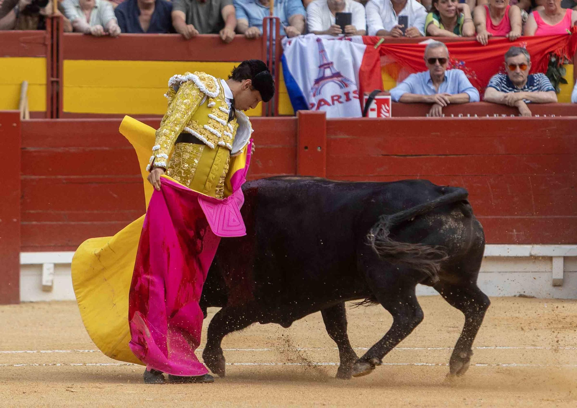 Manzanares, Roca Rey y Navalón no defraudan en la Feria de Hogueras 2025