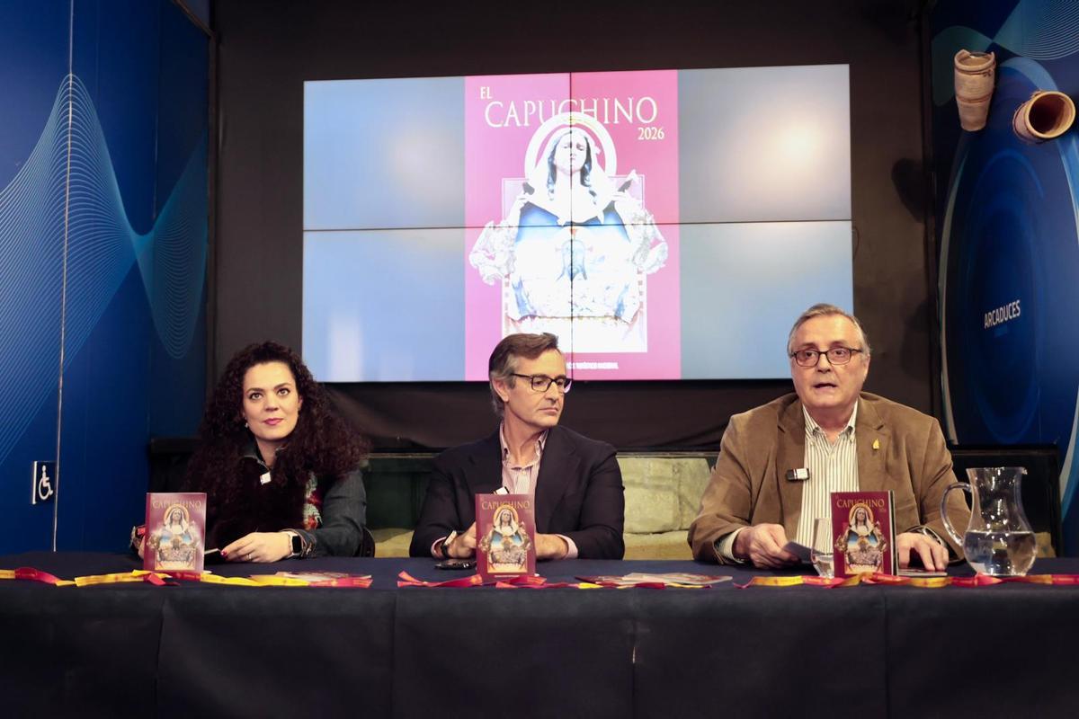 Presentación de el "Capuchino" a cargo de Cristina Cutanda, Sergio Sánchez y Alfredo Llopis.