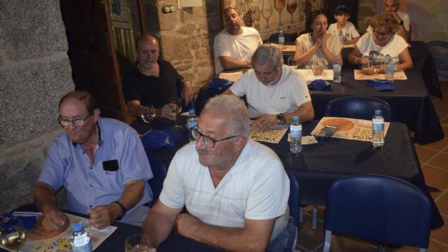Participantes en el «showcooking» de Álex Iglesias realizado en Valga. |