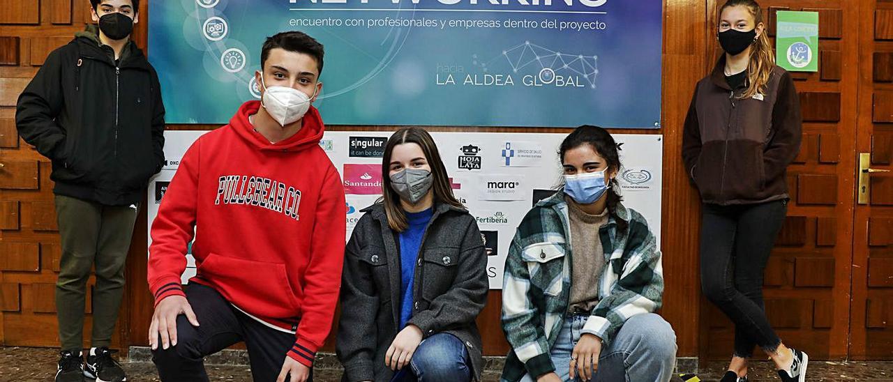 Por la izquierda, Hugo Loredo, Sergio Fernández, Lucía García, María Lobo y Carolina González.