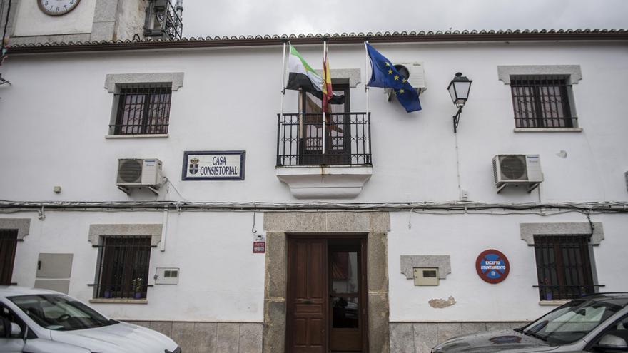 Hinojal aplaza el encuentro de mujeres tras la detención del alguacil por la desaparición de Vicente