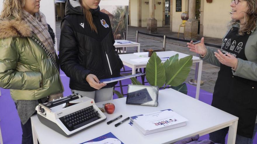 Un aula en la plaza del Fontán para educar en igualdad | JUAN PLAZA