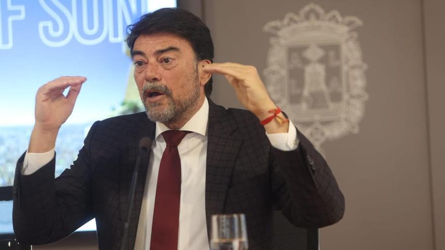 El gobierno de Barcala convocará concursos para designar a los nuevos altos cargos del Ayuntamiento de Alicante