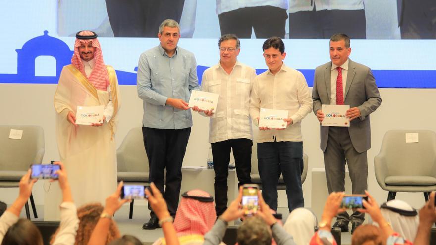 Gustavo Petro: &quot;Colombia puede reemplazar sus divisas carboneras y petroleras por divisas turísticas&quot;