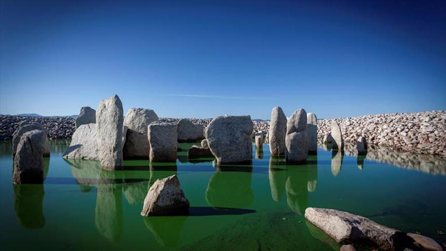 Gobierno y Junta estudiarán a fondo el dolmen de Guadalperal