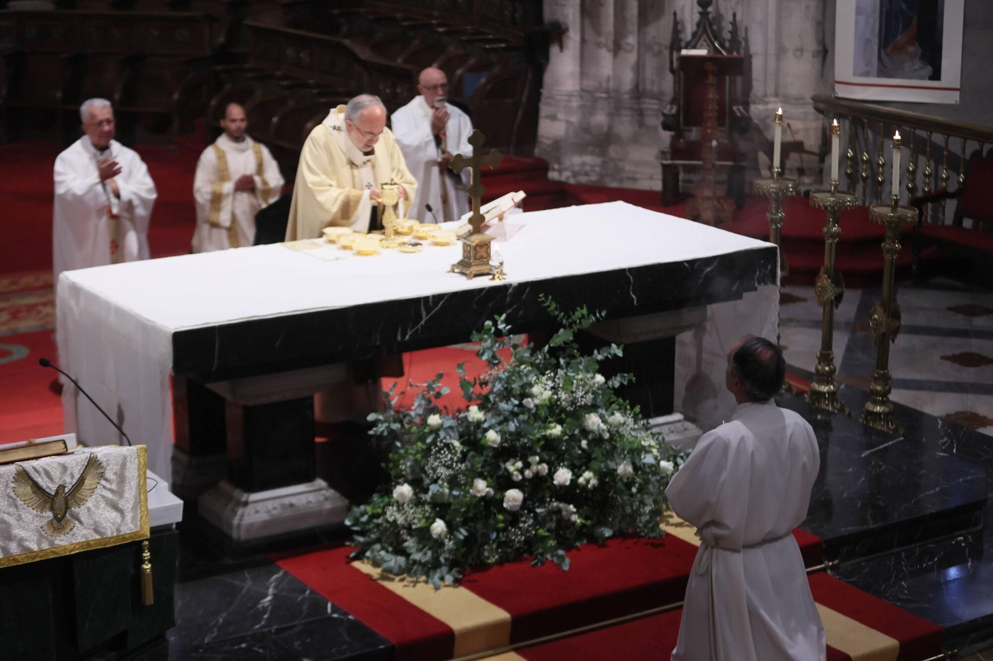 Así fue la misa del Corpus Christi en la catedral de Oviedo.
