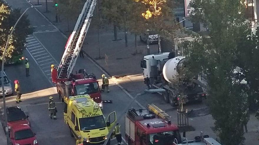 Rescaten amb el camió grua un ferit  a les obres del nou Mercadona a Manresa