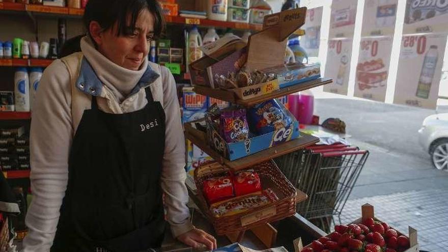 Desi Fernández, en uno de los supermercados de la calle.