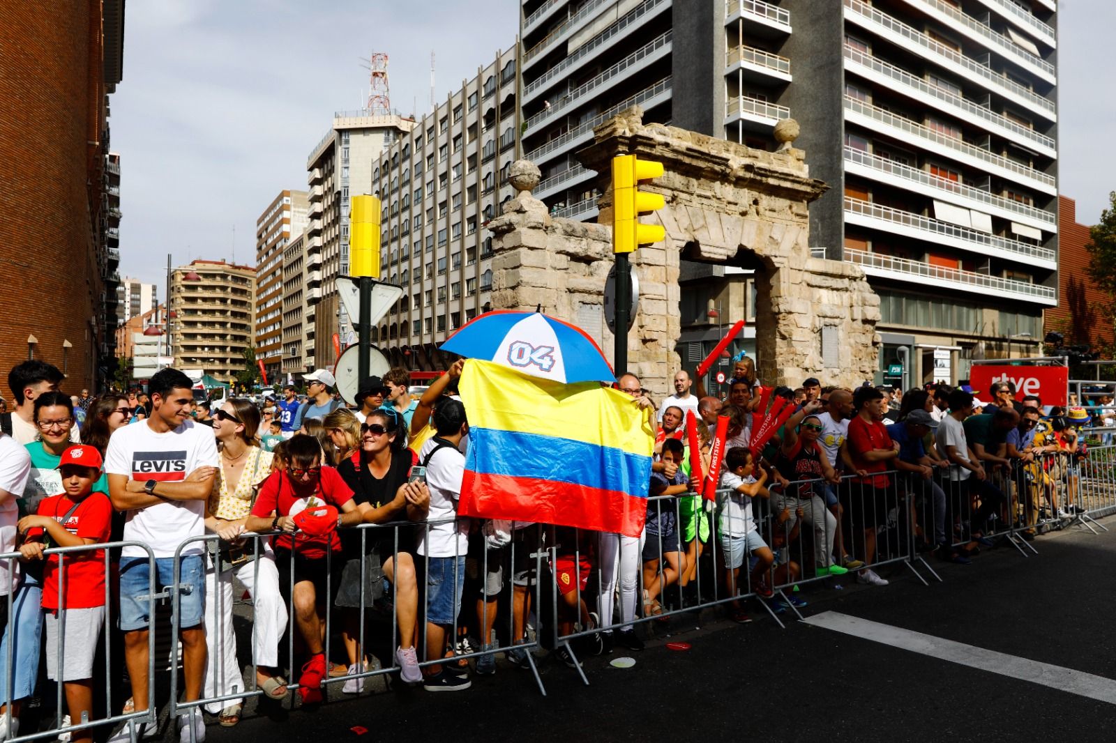 Las mejores imágenes del final de etapa de La Vuelta en Zaragoza