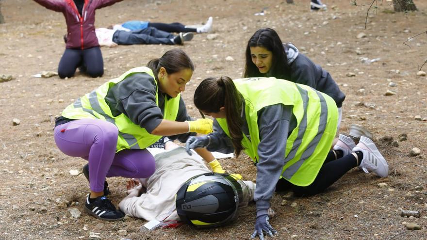 En imágenes | Casi 100 personas participan en un simulacro de ataque terrorista en la Universidad San Jorge