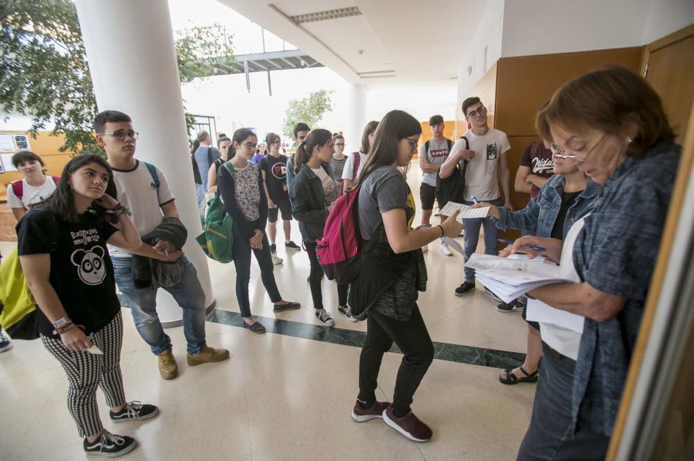 En la Universidad de Alicante se han examinado 3.494 estudiantes.